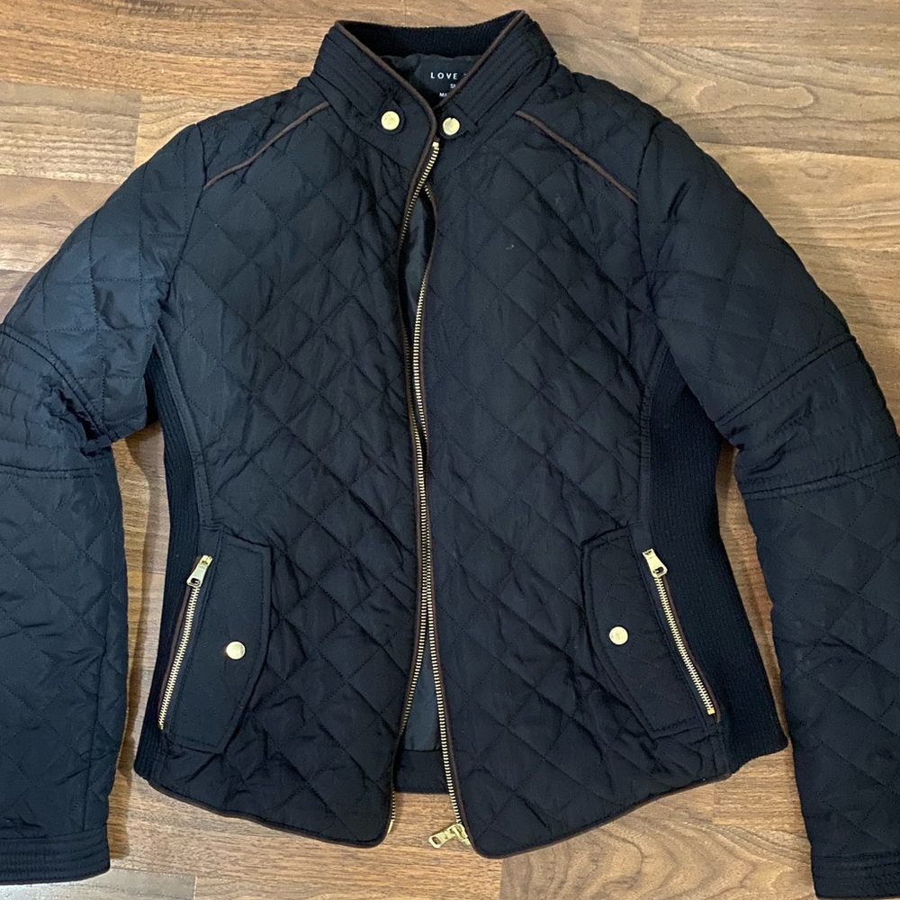 NWOT Love Tree Womens Lightweight Black Quilted Short Jacket Knit Side Inserts